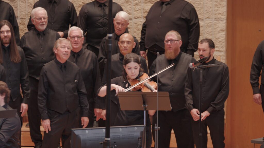 Violinist performs with Orpheus Male Chorus of Phoenix